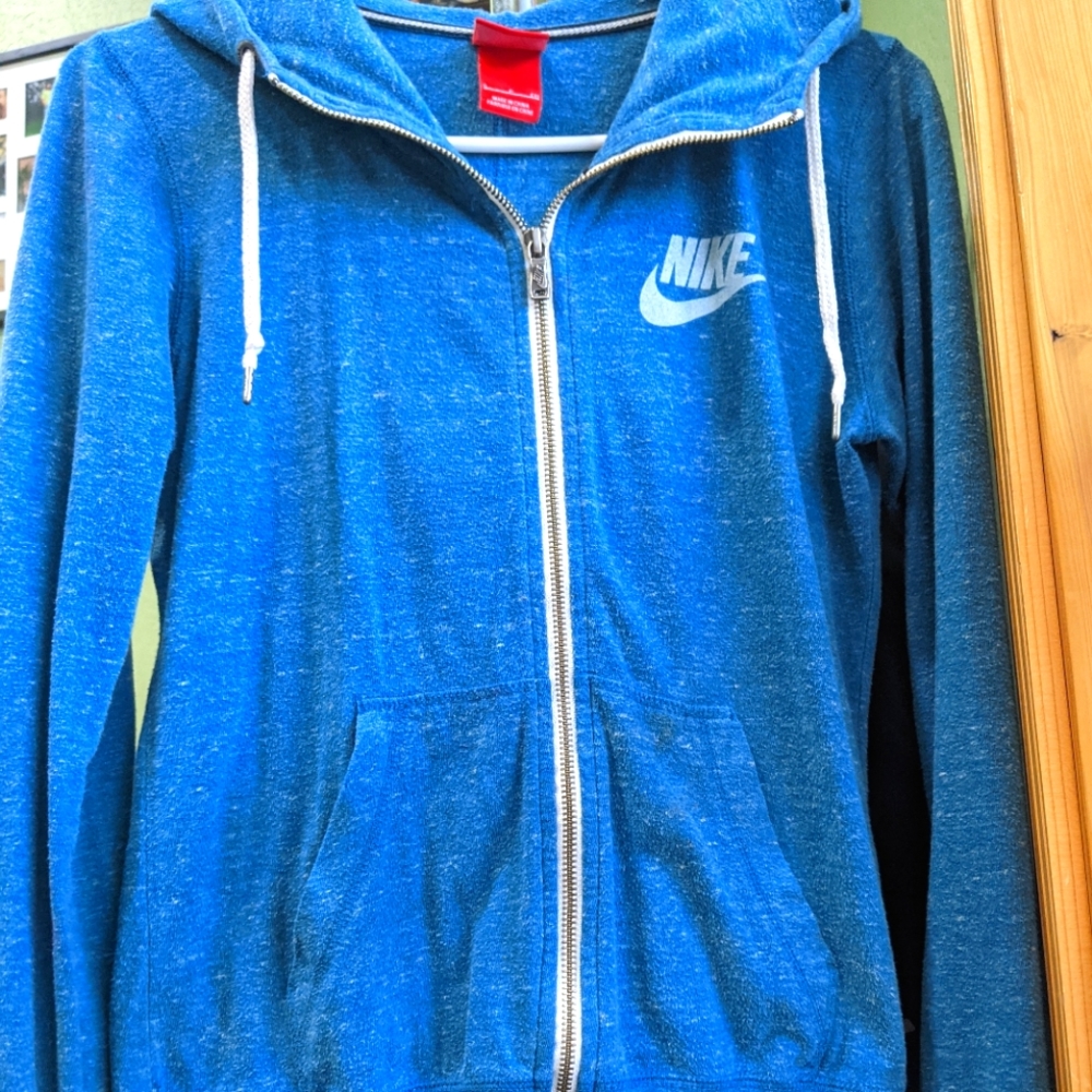 Nike zip up hoodie Size small